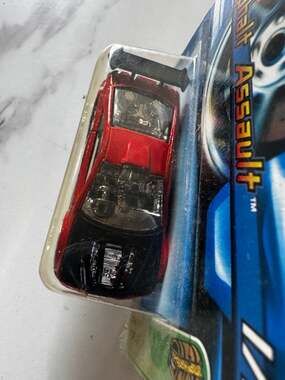 Hot Wheels 2006 Treasure Hunt Asphalt Assault Red Diecast Toy Car J3281